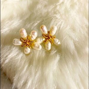 Freshwater pearl starfish gold earrings